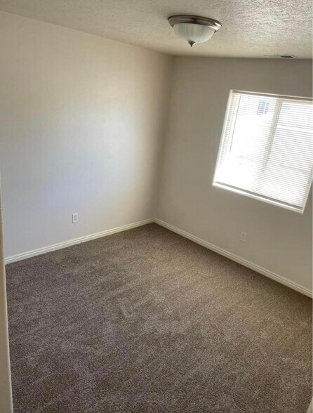 bed 2 - 1260 N 650 W