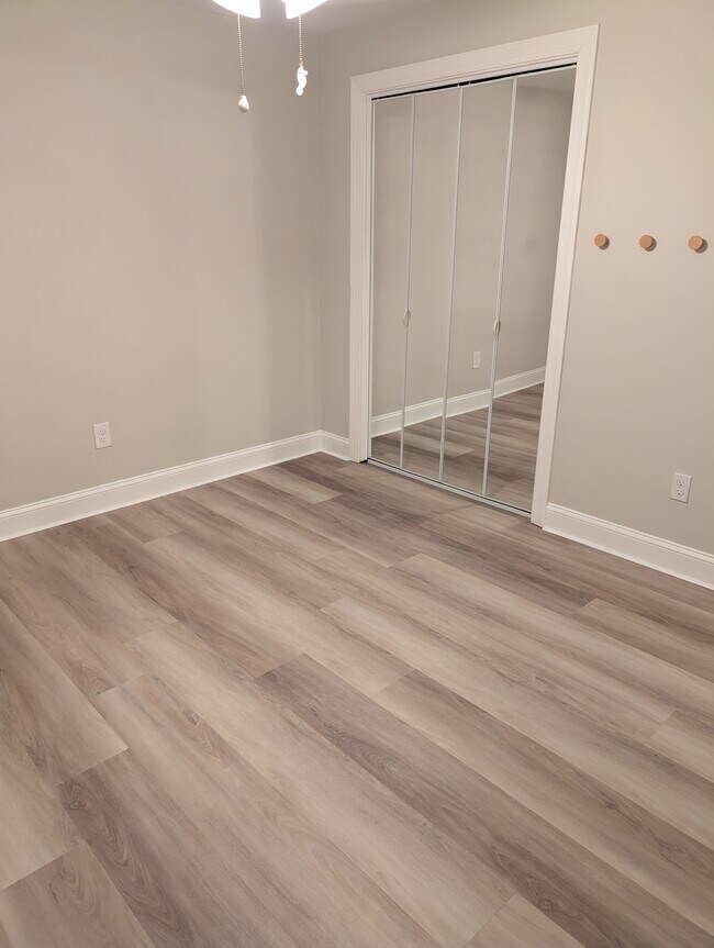 Building Photo - 1368 Whispering Pines Dr