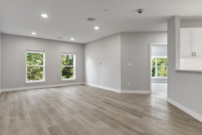 Building Photo - 59 Mill St