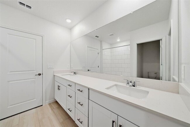 Building Photo - 9820 Feaster Dr