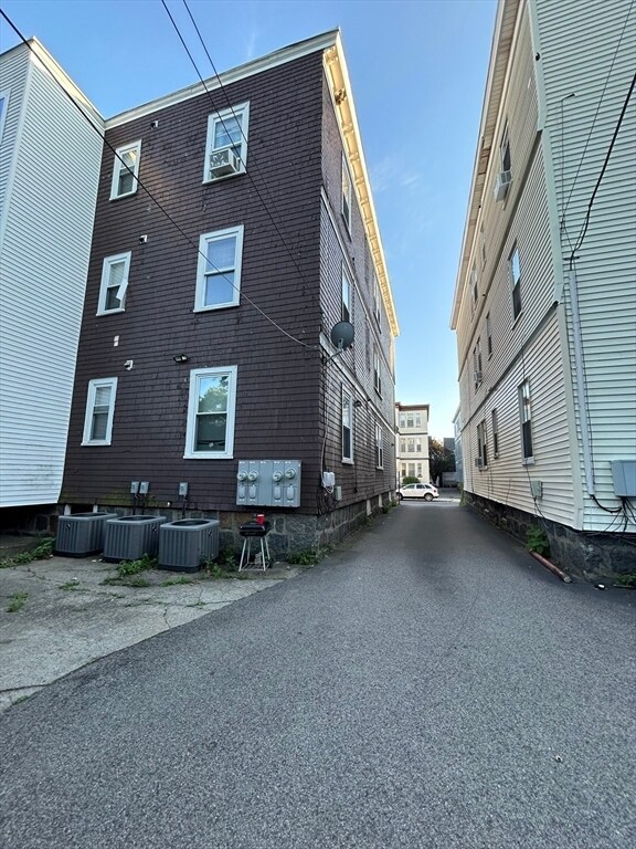 Building Photo - 36 Hosmer St