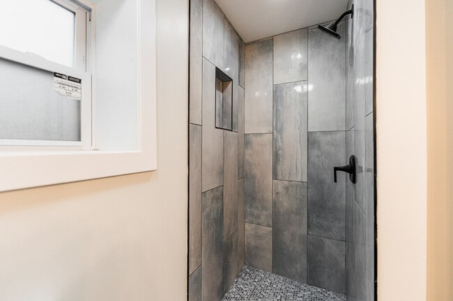 Building Photo - 4129 N Oketo Ave