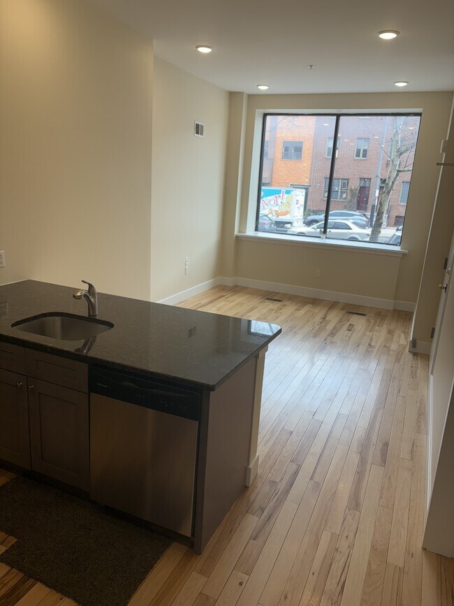 Building Photo - 1624 S Broad St