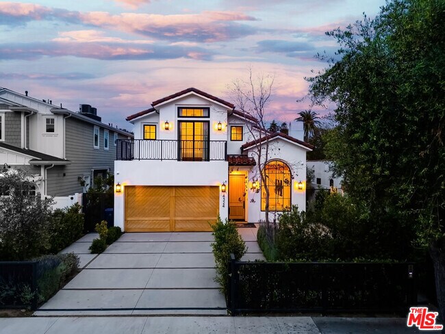 Building Photo - 4324 Camellia Ave