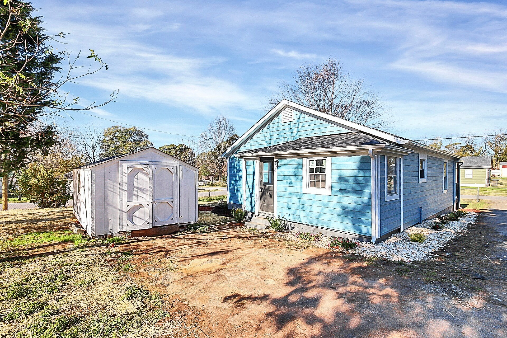 Building Photo - 209 Fairdale St