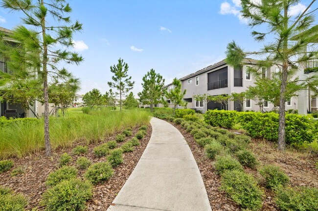 Building Photo - "Charming Estancia Luxury 3-Bed home in We...