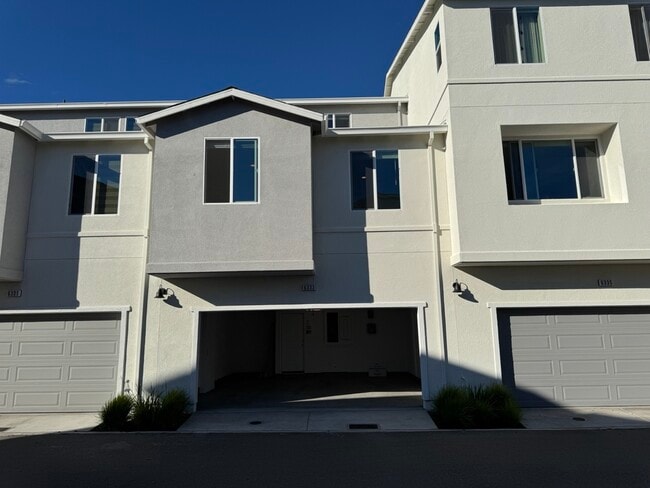 Building Photo - 6333 Dandelion St