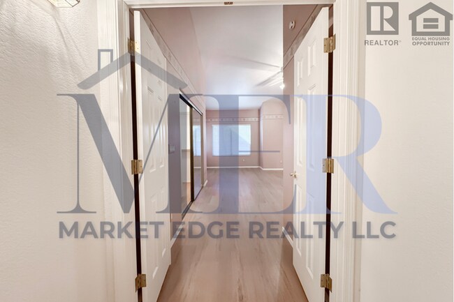 Building Photo - 4Bed/2.5Bath Home at Deer Valley Rd/67th Ave! $399 MOVE-IN SPECIAL! Ready for Immediate Move-In!