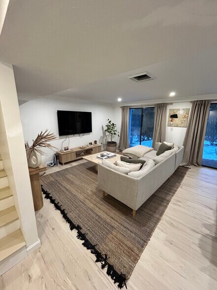 Building Photo - 15 Samuel Dr