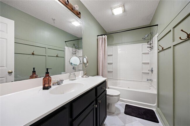 Building Photo - 134 Riverstone Commons Cir