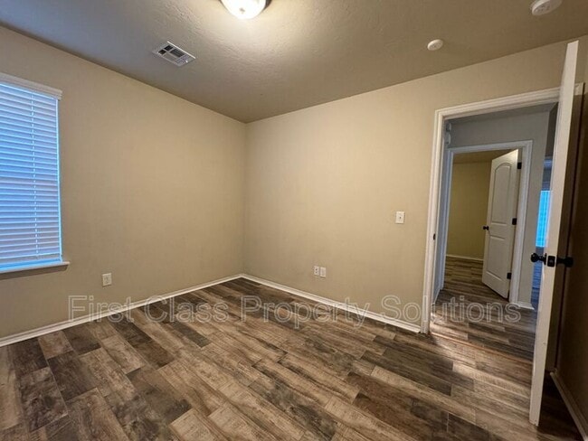 Building Photo - 19804 Serenade Way