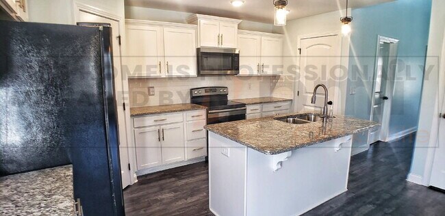 Building Photo - 2907 Lancelot Ln