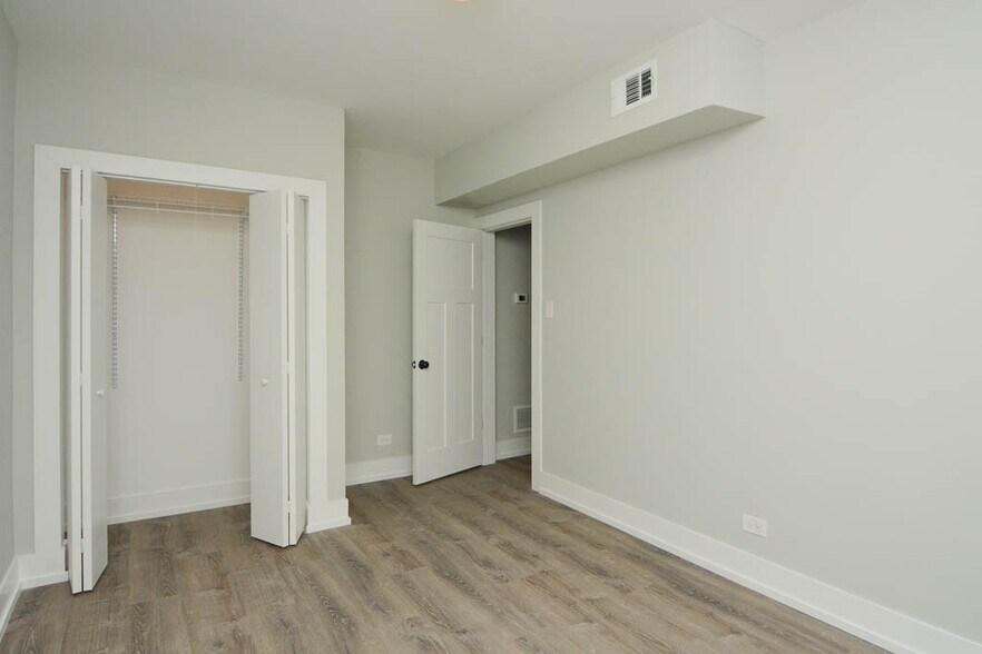 Building Photo - 1133 Maple Ave