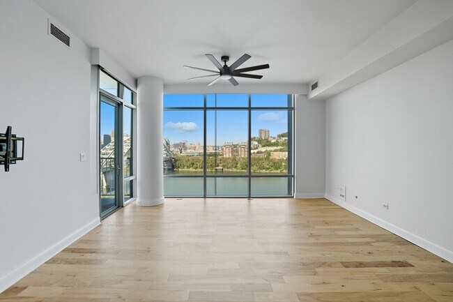 Building Photo - 400 Riverboat Row