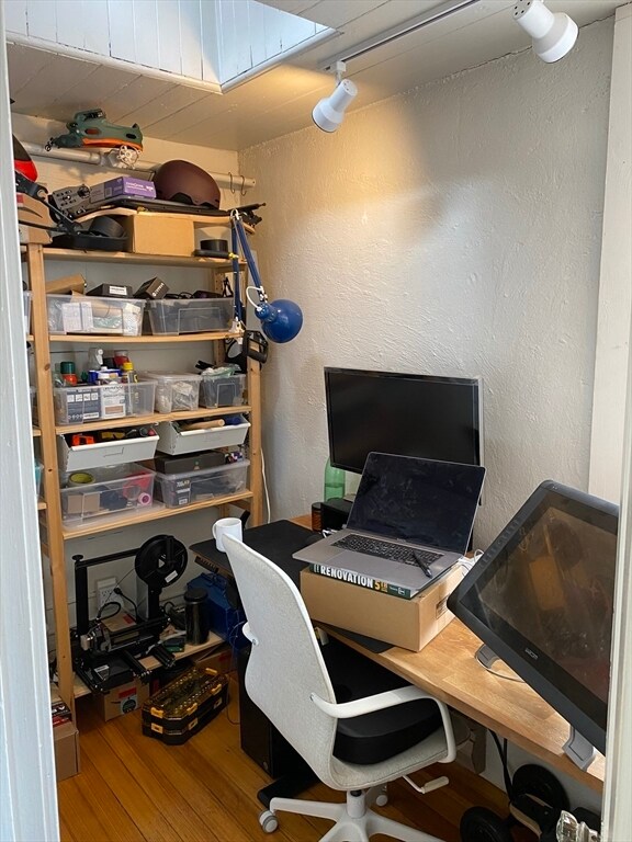 Building Photo - 49 Brimmer St