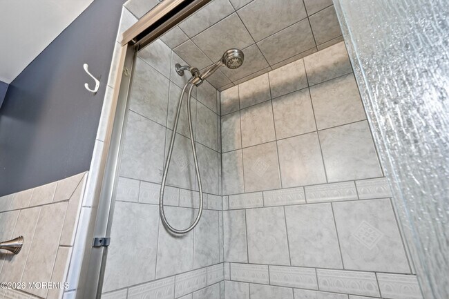 Building Photo - 19 Carole Dr