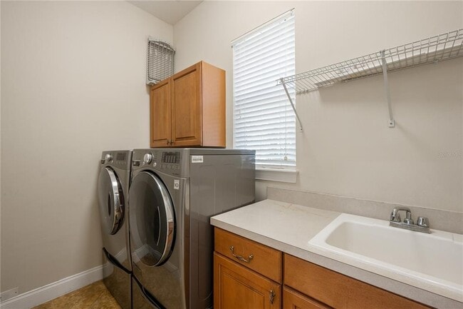 Building Photo - 11905 Camden Park Dr