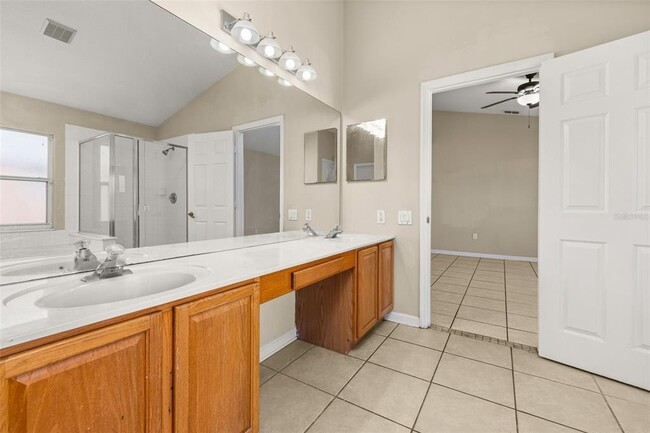 Building Photo - 3145 Stonehurst Cir