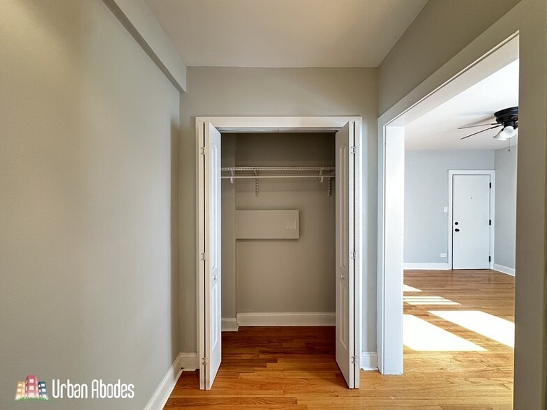 Building Photo - 623 W Patterson Ave