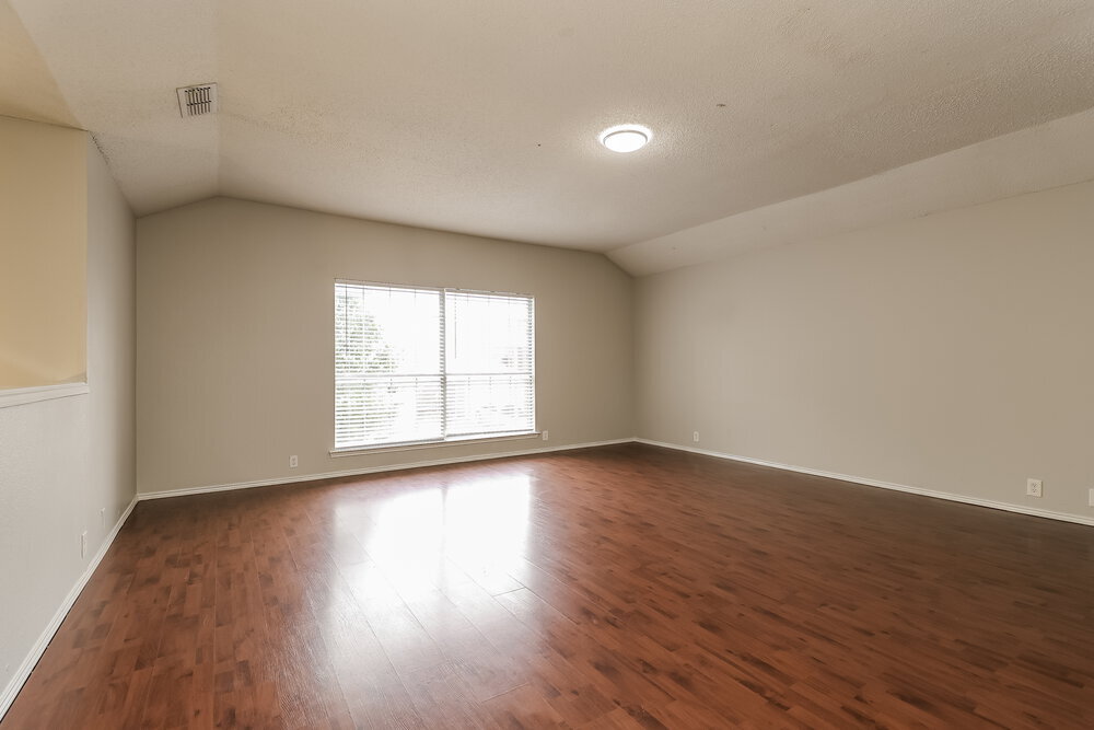 Building Photo - 3336 Raleigh Dr