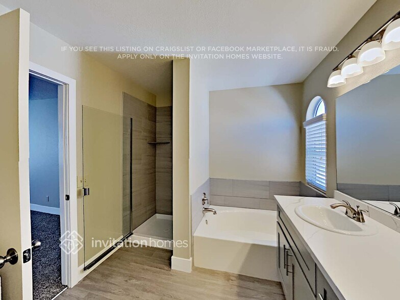 Building Photo - 1401 Lucia Dr