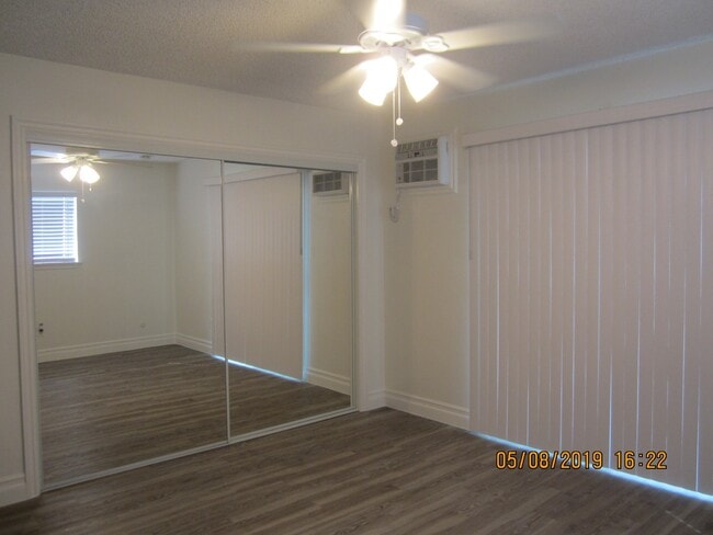 Building Photo - IMMACULATE DUPLEX - GREAT LOCATION