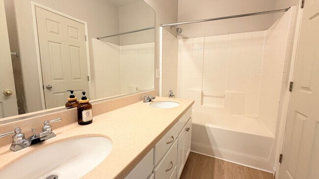 Building Photo - Beautiful 3 bedroom with AC in San Marcos