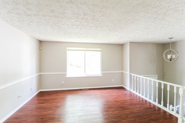 Building Photo - 2130 Scarbrough Dr