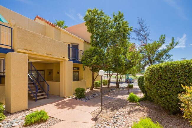 Building Photo - 2BR-2BATH  IN SOUGHT AFTER TWELVE HUNDRED ...