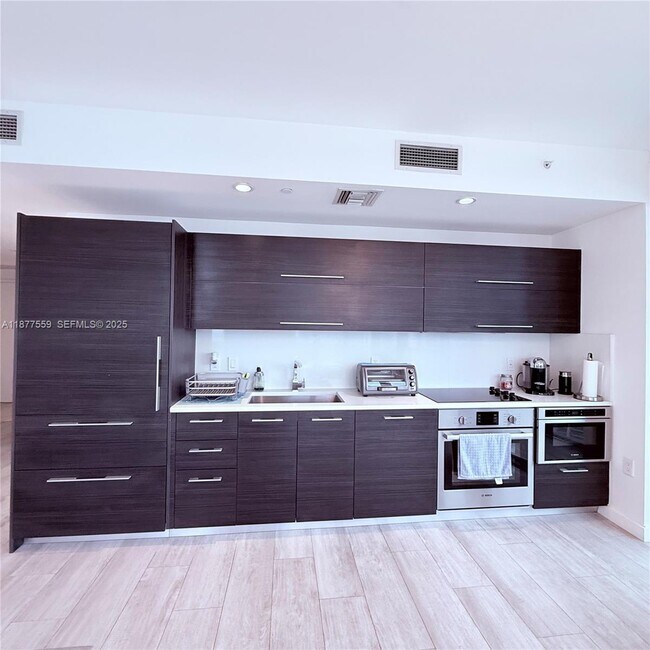 Building Photo - 55 SW 9th St