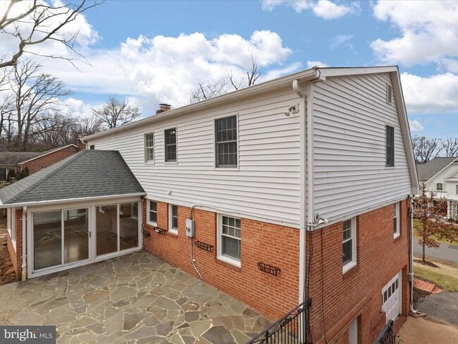 Building Photo - 1919 Kenbar Ct