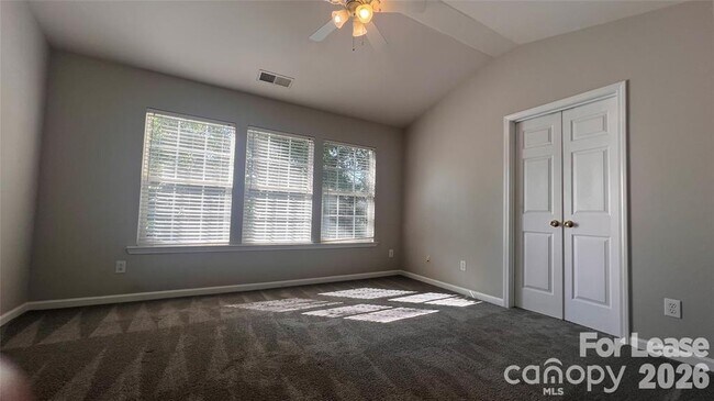 Building Photo - 3261 Mannington Dr