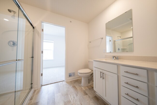 Building Photo - 15004 Ahena Curv