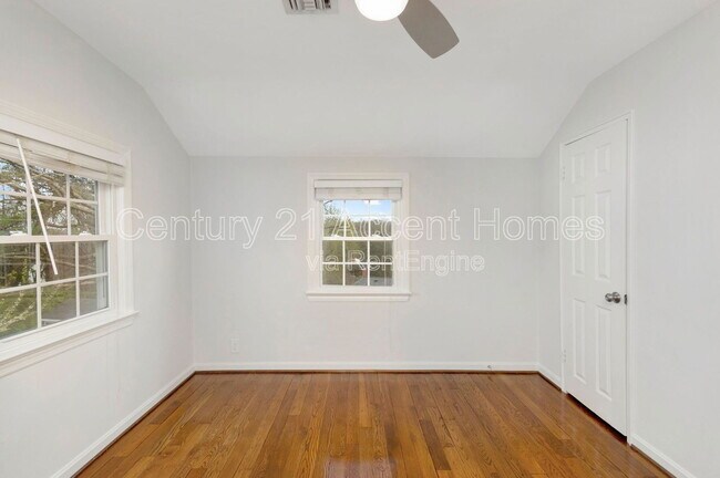 Building Photo - 5026 23rd St S