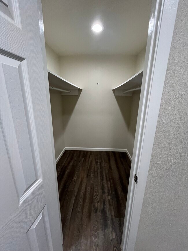 Master Closet 1 - 1717 Tisinger Ave