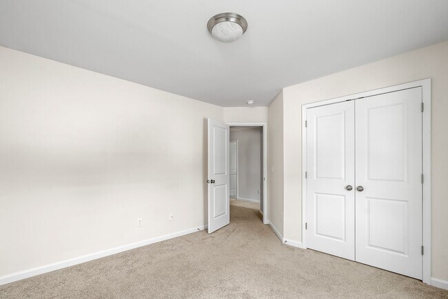 Building Photo - 755 Justify Lp