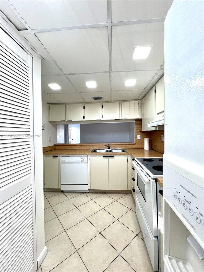 Building Photo - 10315 NW 9th St Cir