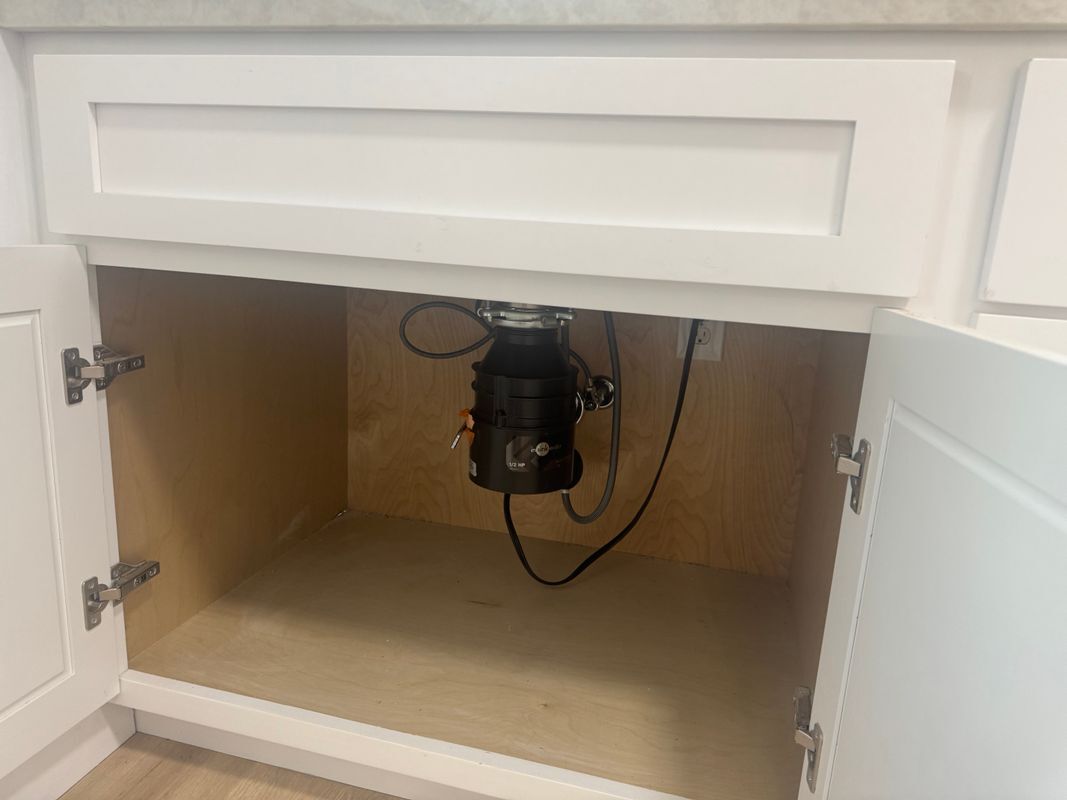 Building Photo - 9924 Rosewood Ave.