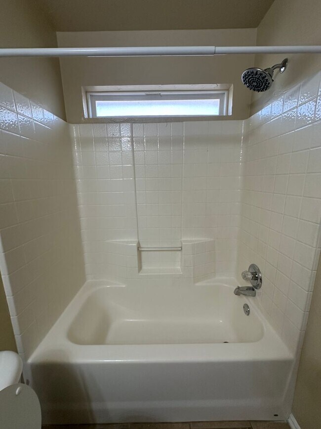 Building Photo - 4516 SE 79th St