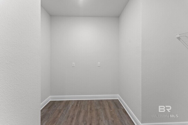 Building Photo - 21121 Yosemite Blvd