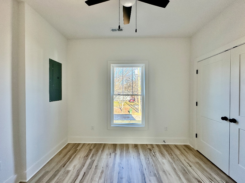 Building Photo - 1004 1/2 N 21st St