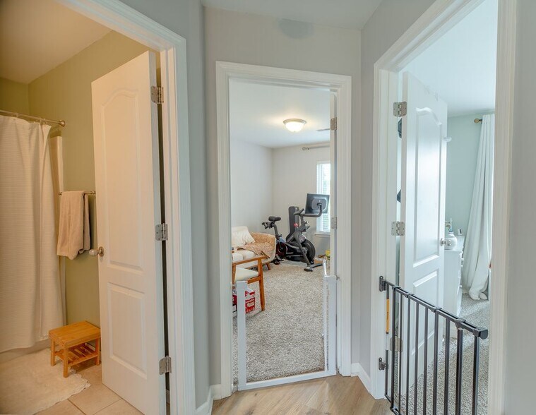 Building Photo - 5104 Opal Dr