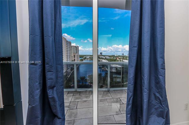 Building Photo - 16001 Collins Ave