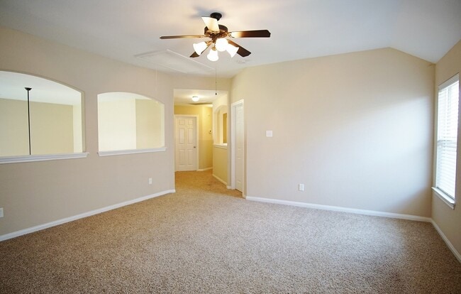 Building Photo - 26834 Henson Falls Dr