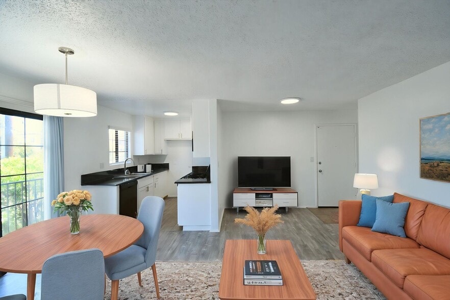 Building Photo - 5921 Whitsett Ave