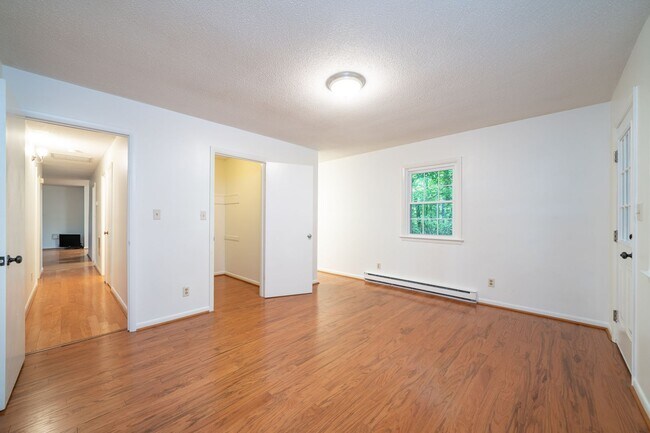 Building Photo - Sweet 3-Bedroom 2-Bathroom Home Less Than ...