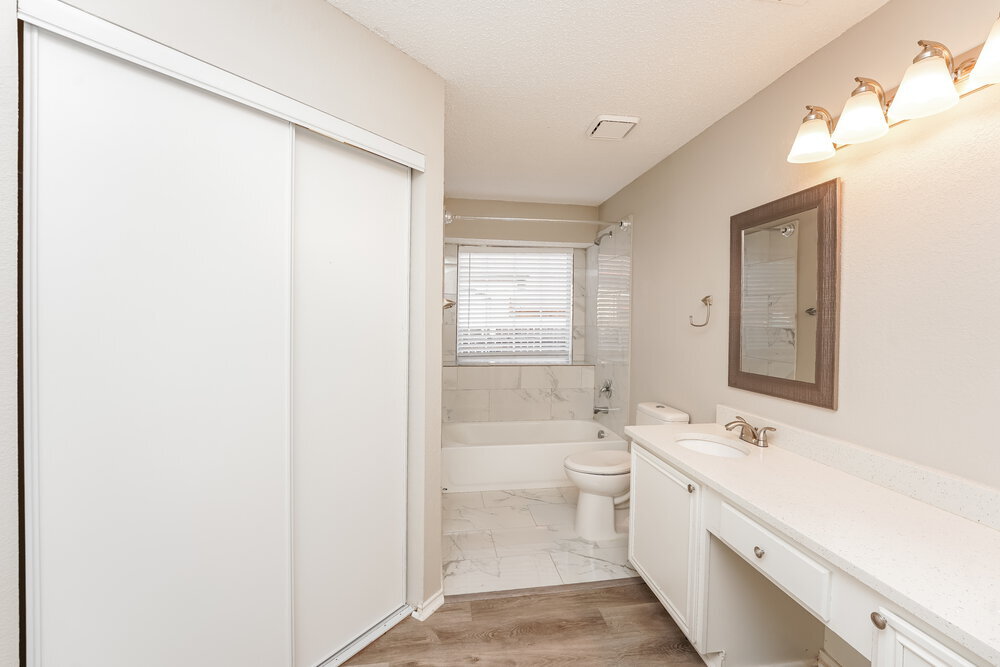 Building Photo - 809 Clover Hill Ln