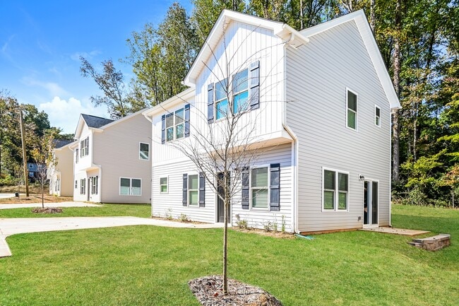 Building Photo - 7105 Plott Rd