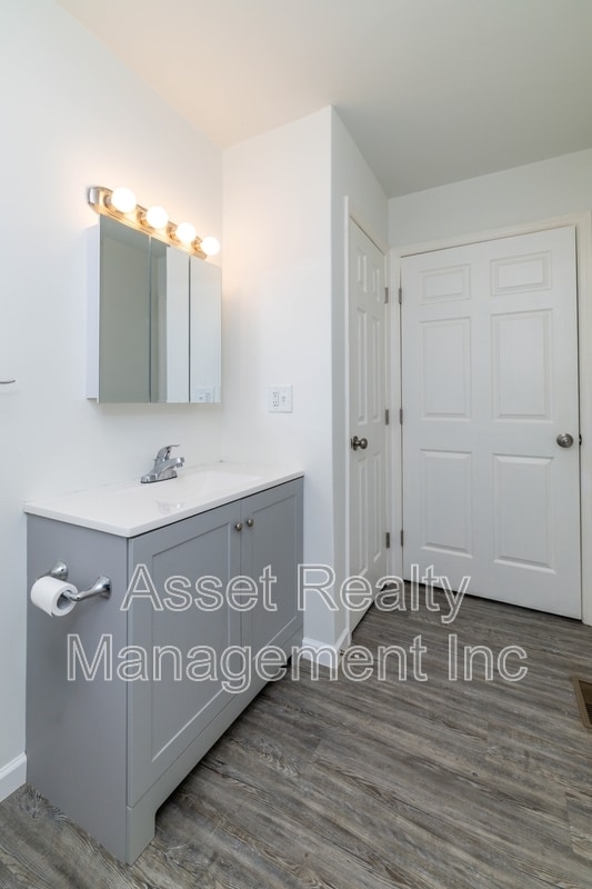 Building Photo - 1732 Jourolman Ave