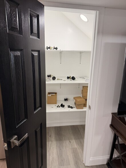 Pantry - 2907 Bridgewater Dr